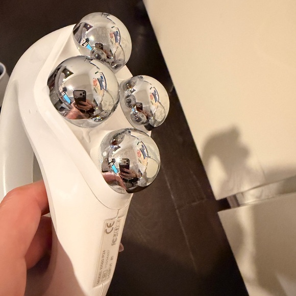 NuBODY® Microcurrent Skin Toning Device for Body *EUC* MSRP: $399+tax - Picture 4 of 12